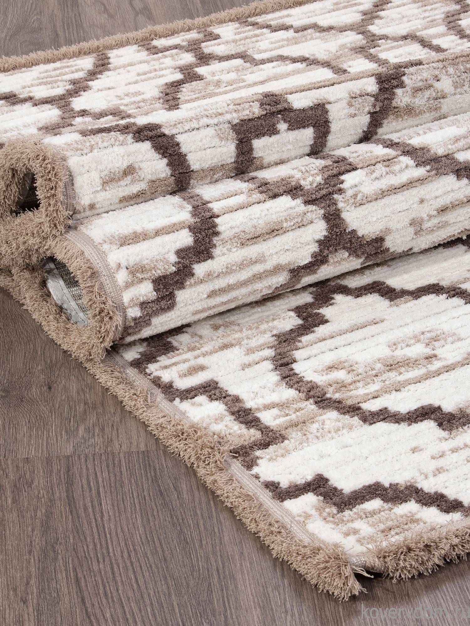 Ковер JOLI A947AF P.WHITE / CARMINE